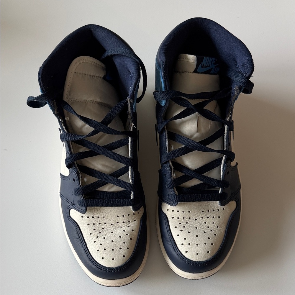 AJ 1